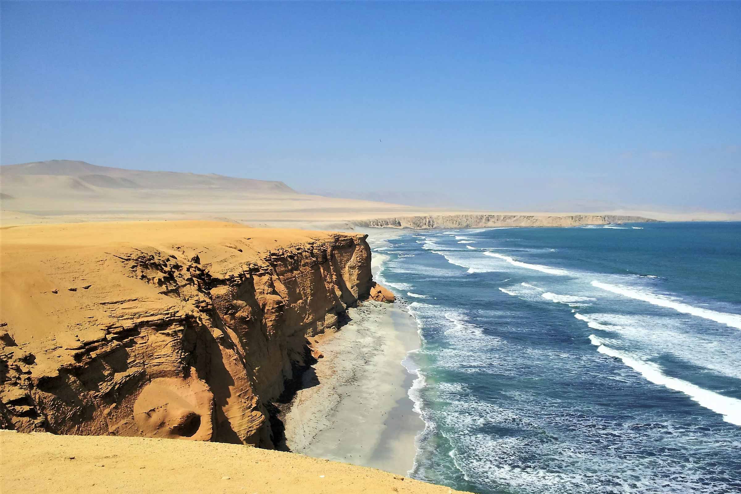 Tour Paracas, Ica, Huacachina Oasis, Overflight to the Nazca Lines 2 Days