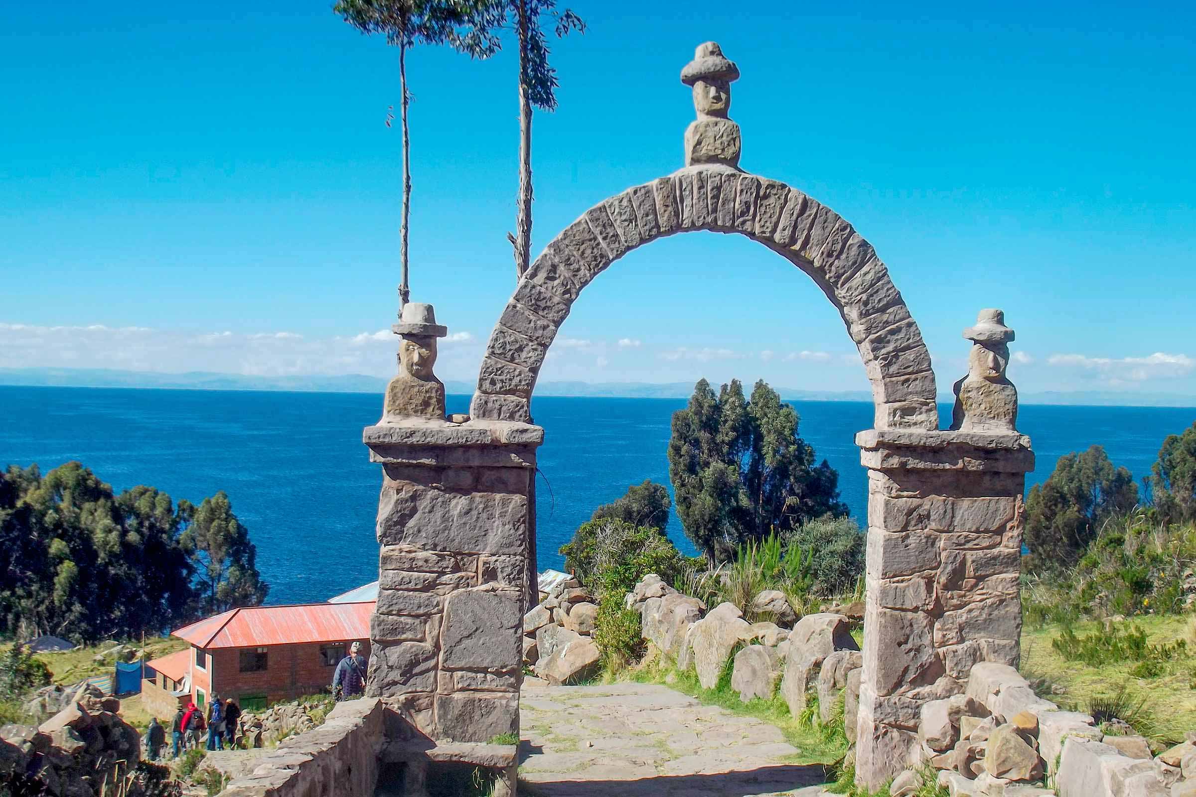 Taquile Tour – Luquina and Uros 1 Day (Speed Boat)