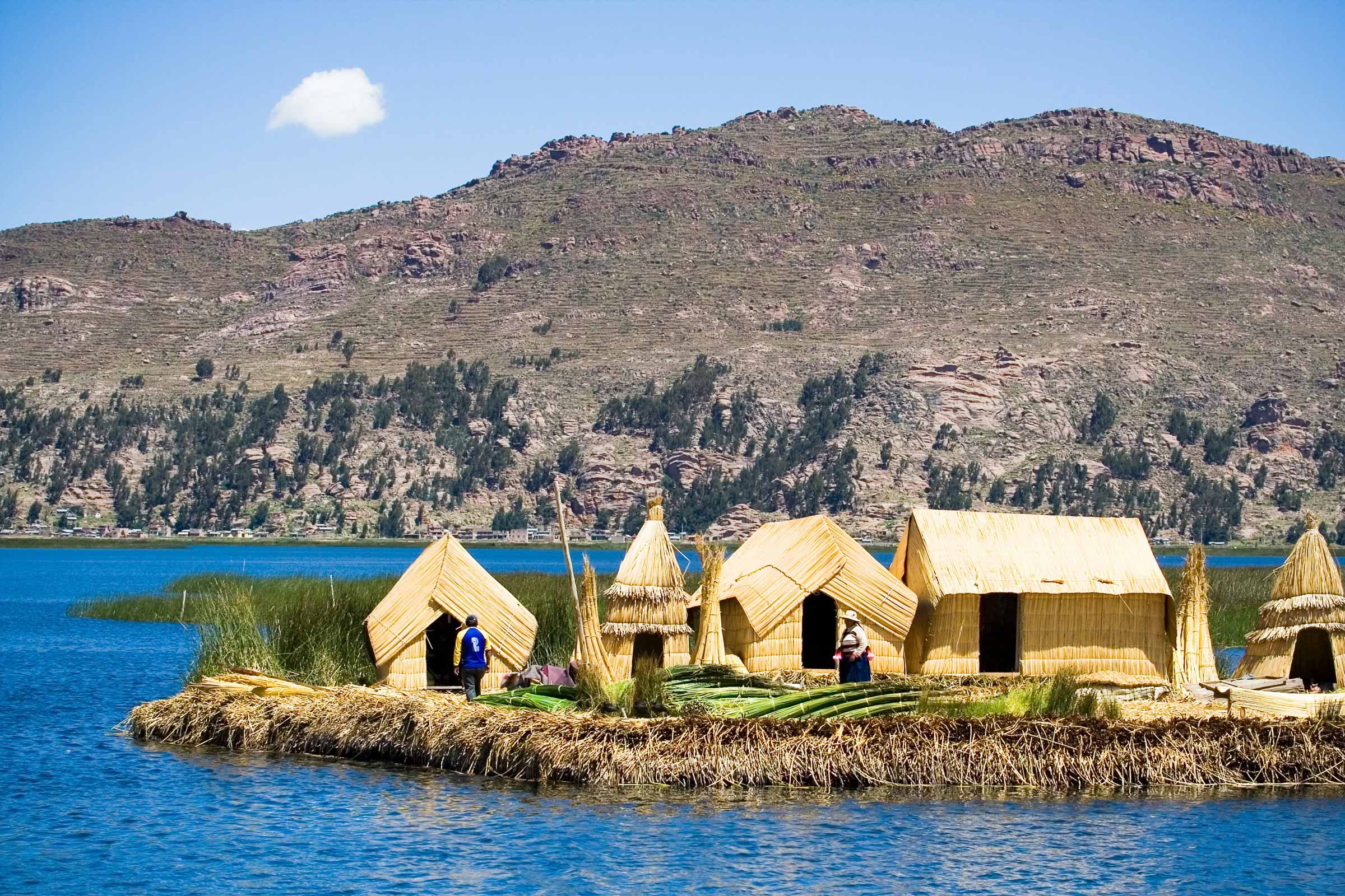 Kayak Tour: Uros, Amantani, Taquile 1 Day